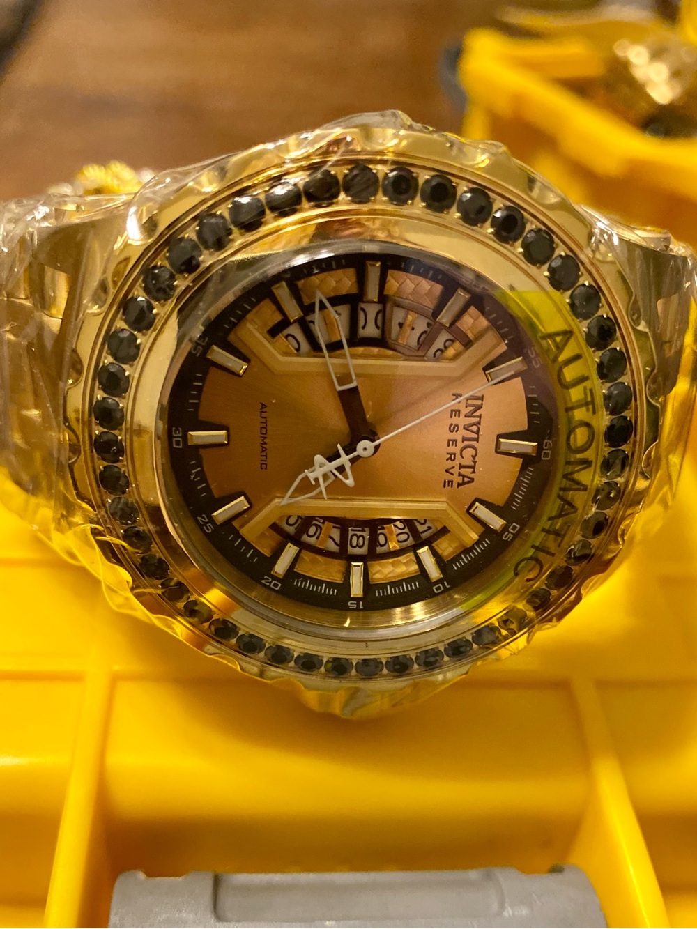 Invicta Men's reserve Subaqua specialty automatic watch. No battery required.